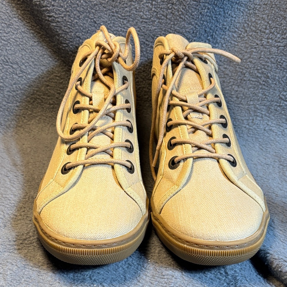 Stylish Tan Canvas Sneakers for Women